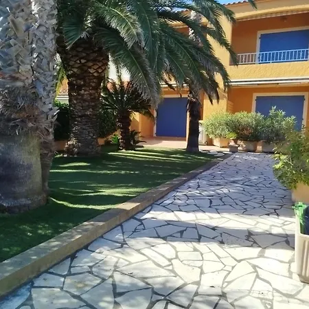 Vila T2 Mezzanine Avec Terrasse - 6 Couchages - 6riche23 *